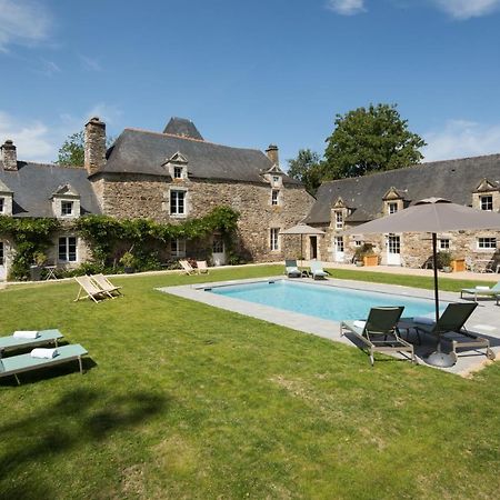 Manoir Du Vau D Arz Gites Et Chambres D Hotes Avec Piscine Malansac Exterior photo