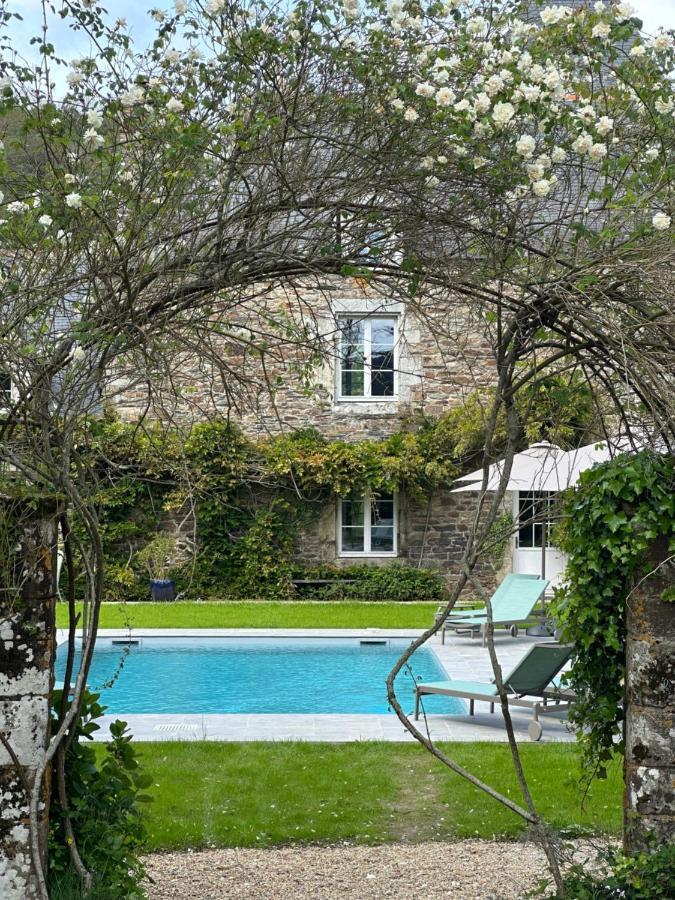 Manoir Du Vau D Arz Gites Et Chambres D Hotes Avec Piscine Malansac Exterior photo