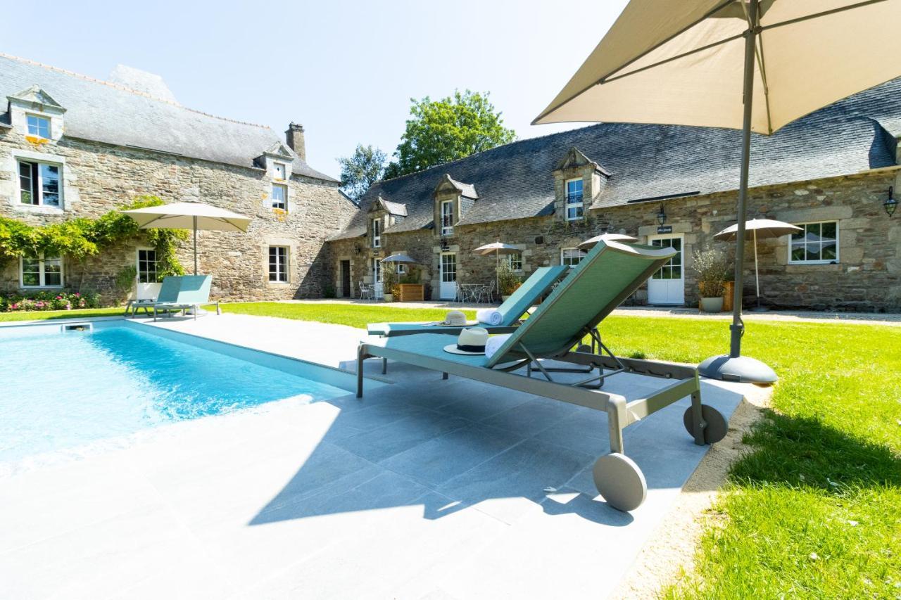 Manoir Du Vau D Arz Gites Et Chambres D Hotes Avec Piscine Malansac Exterior photo