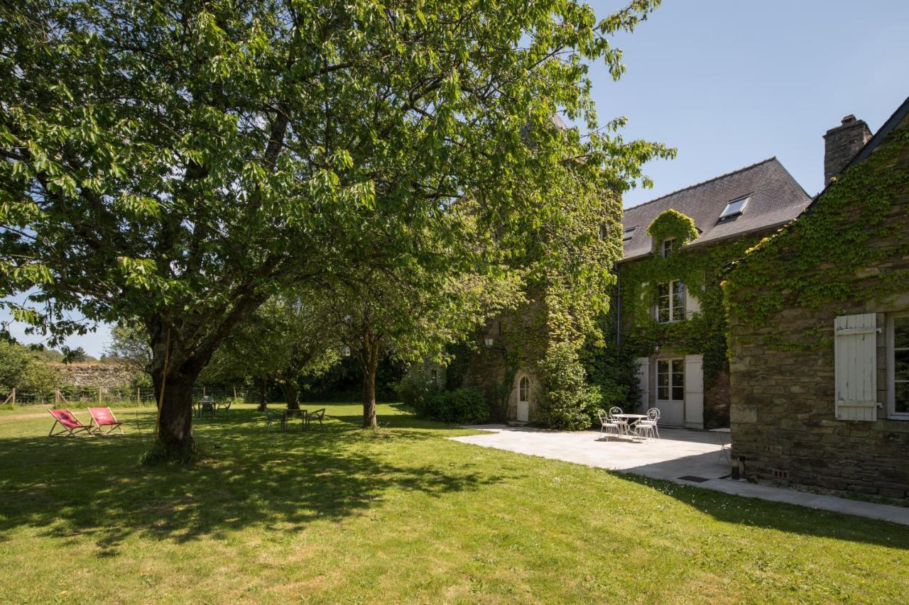 Manoir Du Vau D Arz Gites Et Chambres D Hotes Avec Piscine Malansac Exterior photo