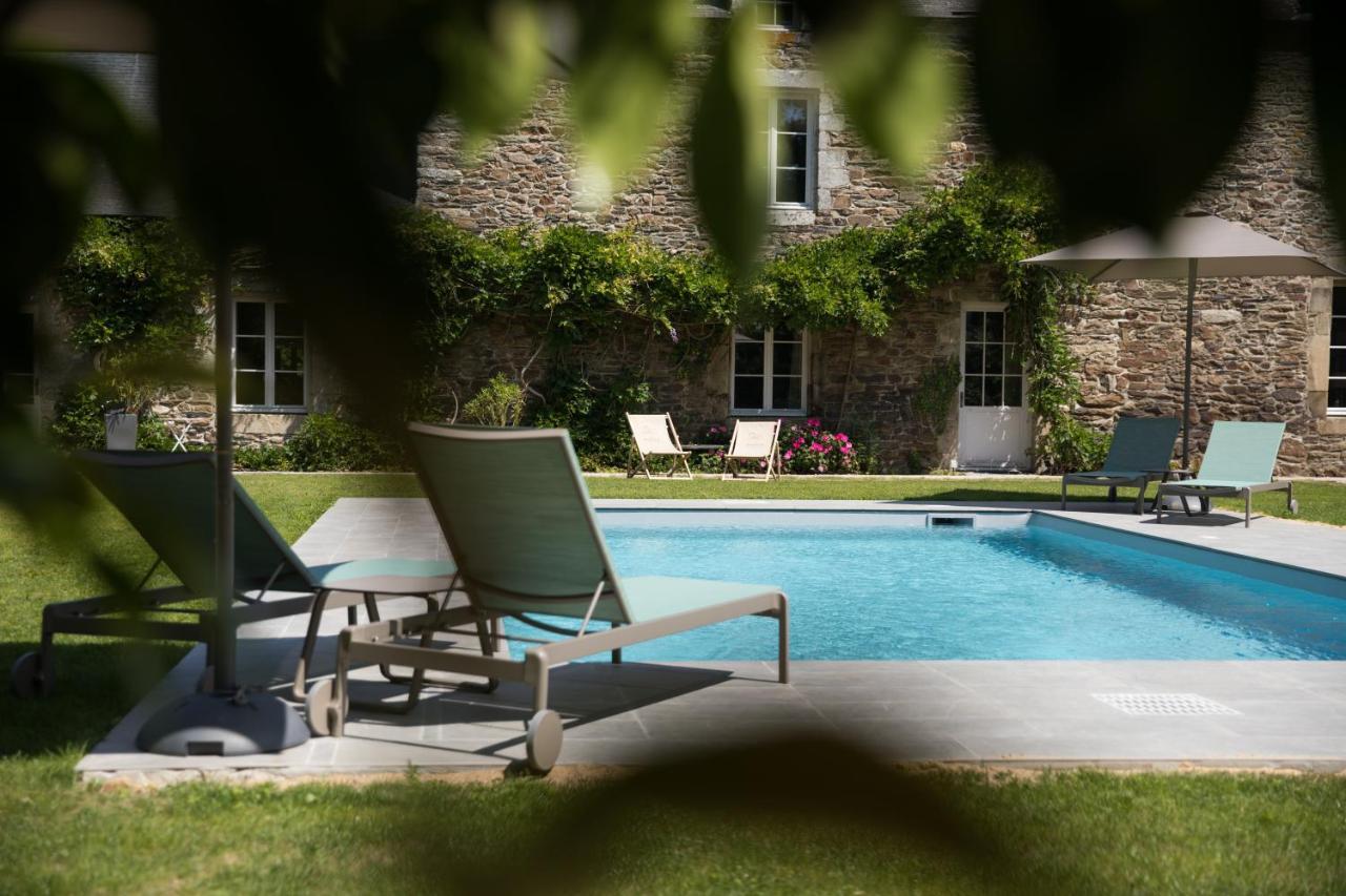 Manoir Du Vau D Arz Gites Et Chambres D Hotes Avec Piscine Malansac Exterior photo